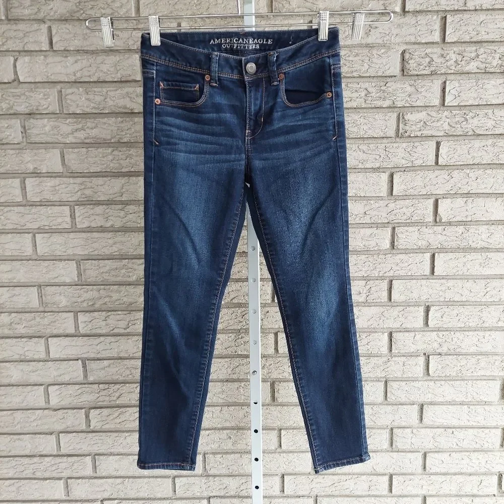 American Eagle Outfitters Dark/Medium Wash Super Skinny Denim Jeans 4 EUC - Picture 1 of 5